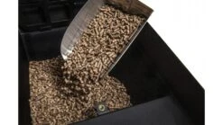 Broil King Pellet And Charcoal Scoop 63946 -Barbeque Series Shop 63946 action 04 1000x563 1