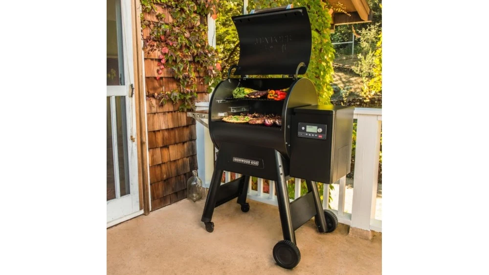 Traeger - Ironwood D2 650 Pellet BBQ - Free Cover And Front Folding Shelf 8 Traeger - Ironwood D2 650 Pellet BBQ - Free Cover And Front Folding Shelf - Image 6